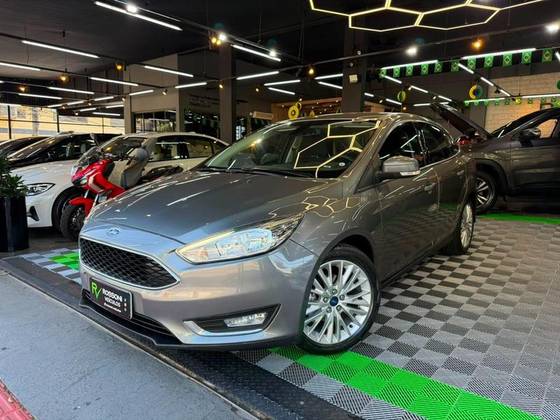 FORD FOCUS 2.0 SE FASTBACK 16V FLEX 4P POWERSHIFT FORD FOCUS 2.0 SE FASTBACK 16V FLEX 4P POWERSHIFT